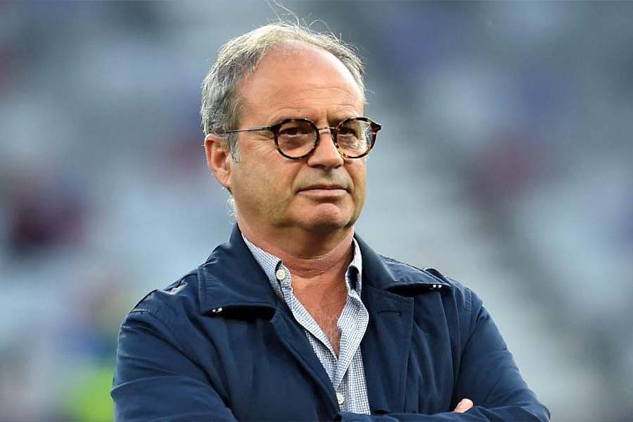 Luis Campos, diretor exectuvio do Paris Saint-Germain, ameaça deixar o clubea após relatar "traição" interna. (Foto: Reprodução)