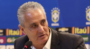 Tite rebate lista com melhores do mundo da ‘FourFourTwo’