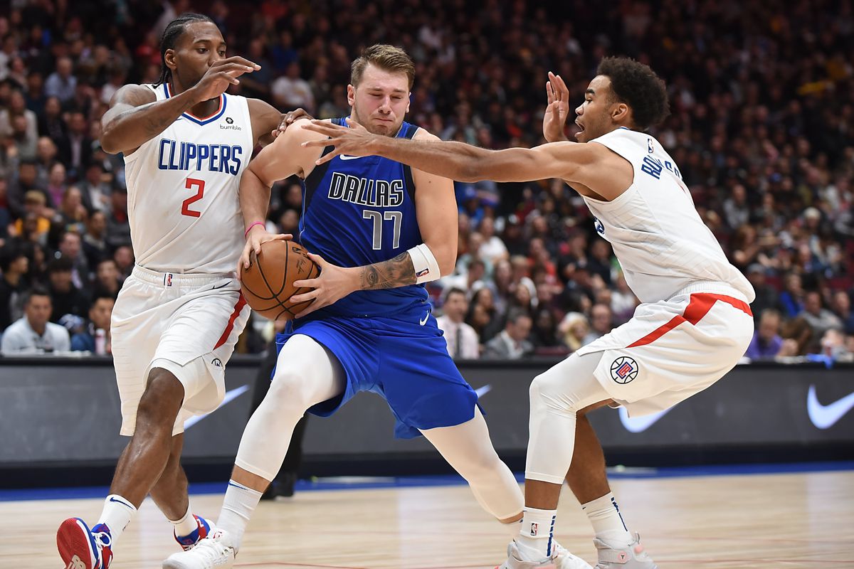 Estrela do Mavericks, Luka Dončić, em confronto contra o Clippers pela NBA