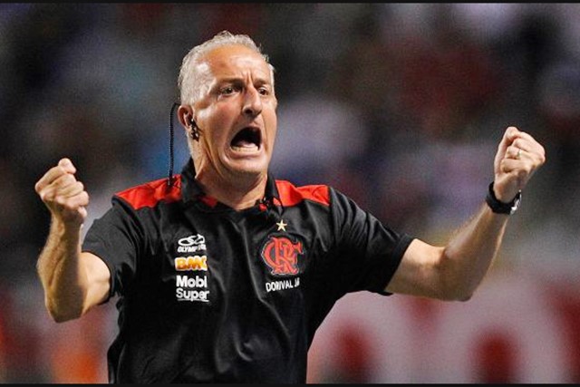  Flamengo negocia a permanência do técnico Dorival Junior no comando do time 
