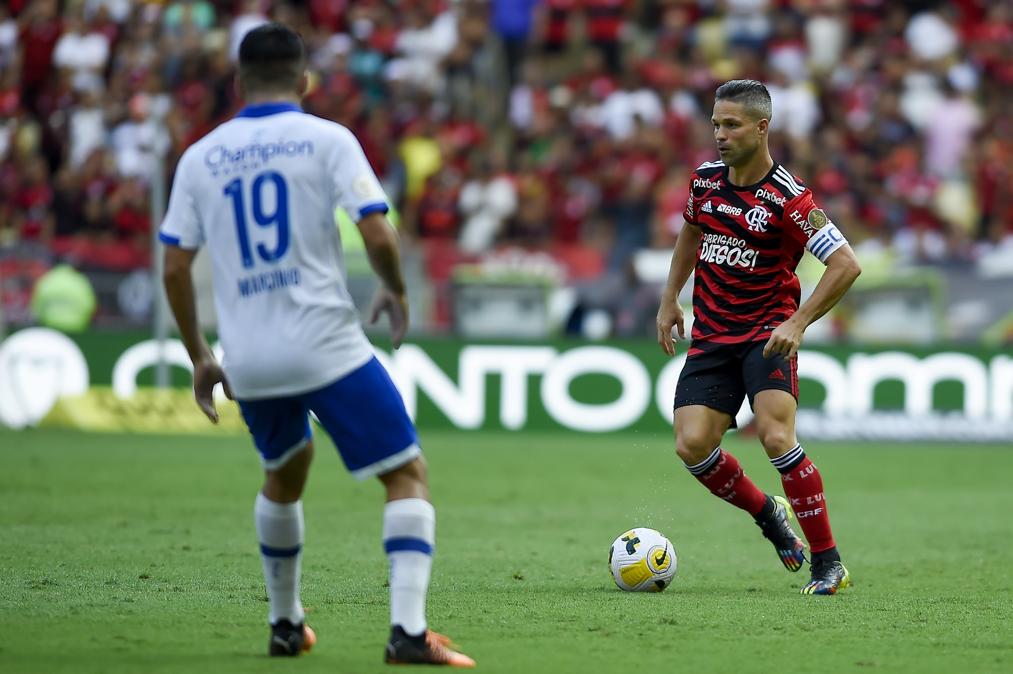 Gols de Flamengo x Avaí: Em jogo marcado pela despedida dos Diegos. Mengo é derrotado pelo Avaí no Maraca
