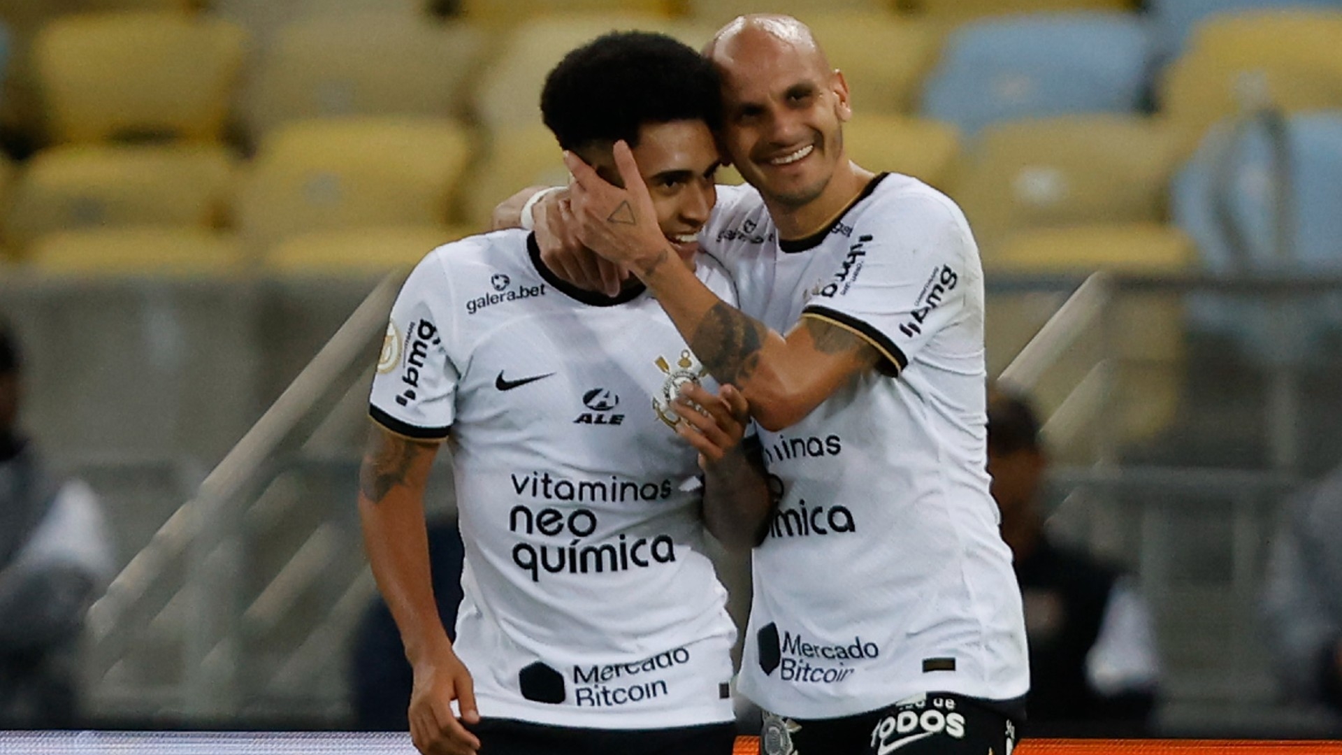 Gols de Flamengo x Corinthians: Timão vence no Maracanã e garante vaga na fase de grupos da Libertadores.