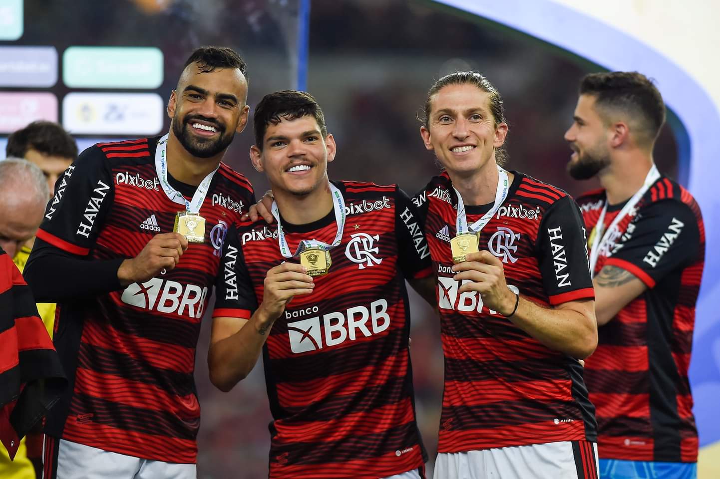 Flamengo fica perto de renovar com craque campeão da Libertadores e Copa do Brasil.