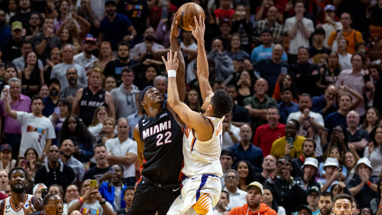Melhores Momentos de Heat x Suns: Com defesa magistral no último segundo de Butler, Heat vence