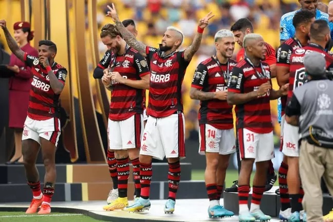 Seleção da Libertadores tem seis jogadores e técnico do Flamengo