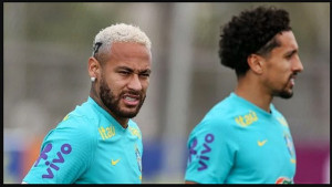 Neymar faz seu primeiro treino com a seleção brasileira na Itália, assista