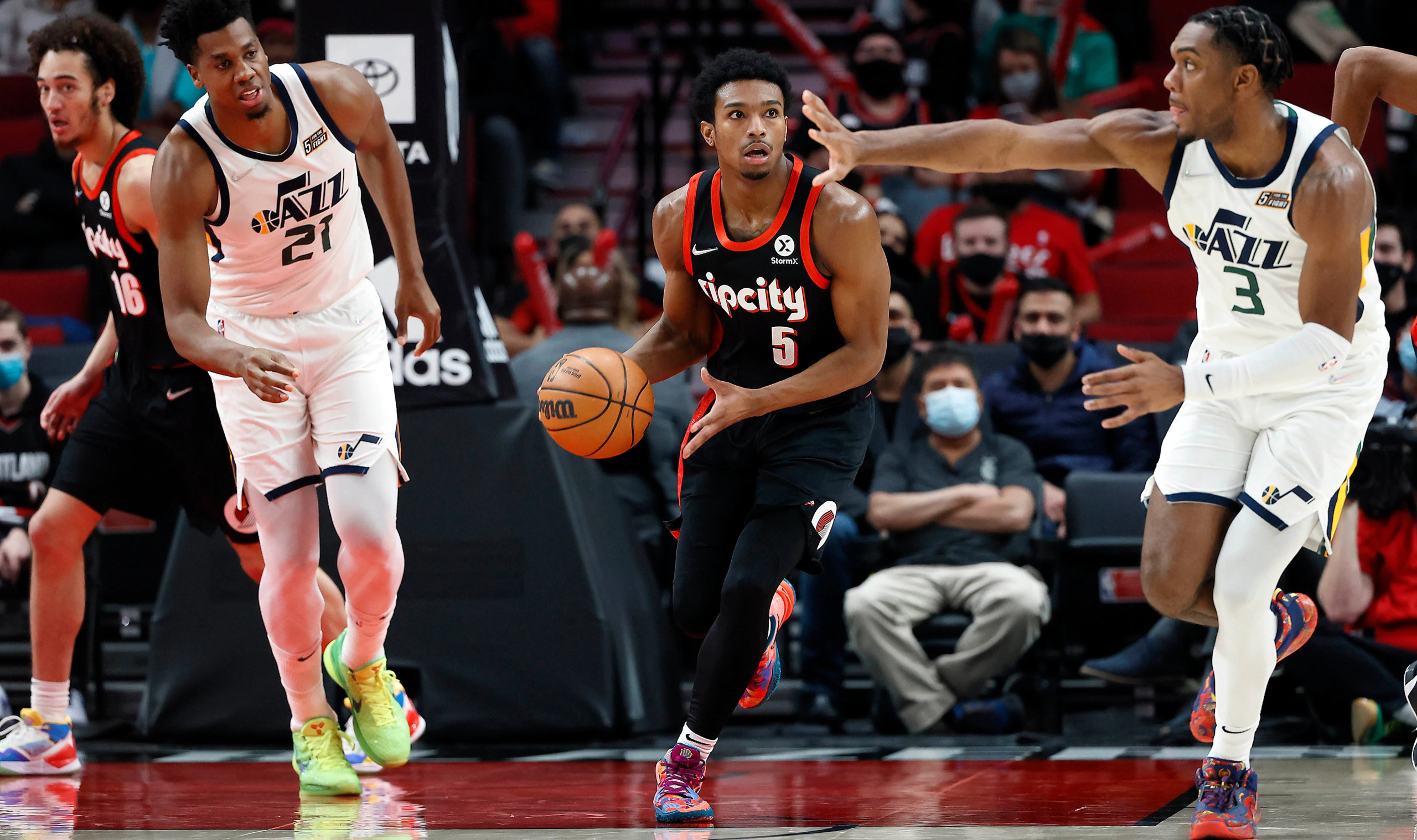 Portland Trail Blazers e Utah Jazz em duelo pela NBA