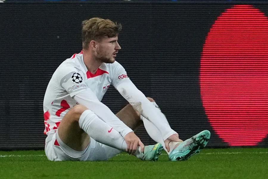 Pela Champions League com o RB Leipzig, Timo Werner sofreu uma lesão que o tira da Copa do Mundo 2022. (Foto: Reprodução)