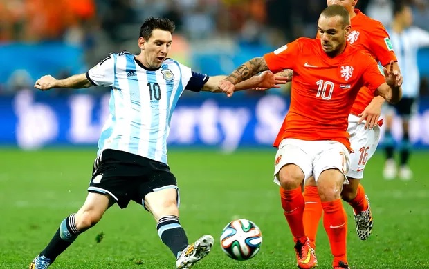 Argentina e Holanda se enfrentando na Copa do Mundo 2014