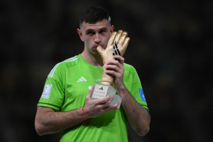 “Catimba” do goleiro Argentino contra França gera polêmica em jornais internacionais