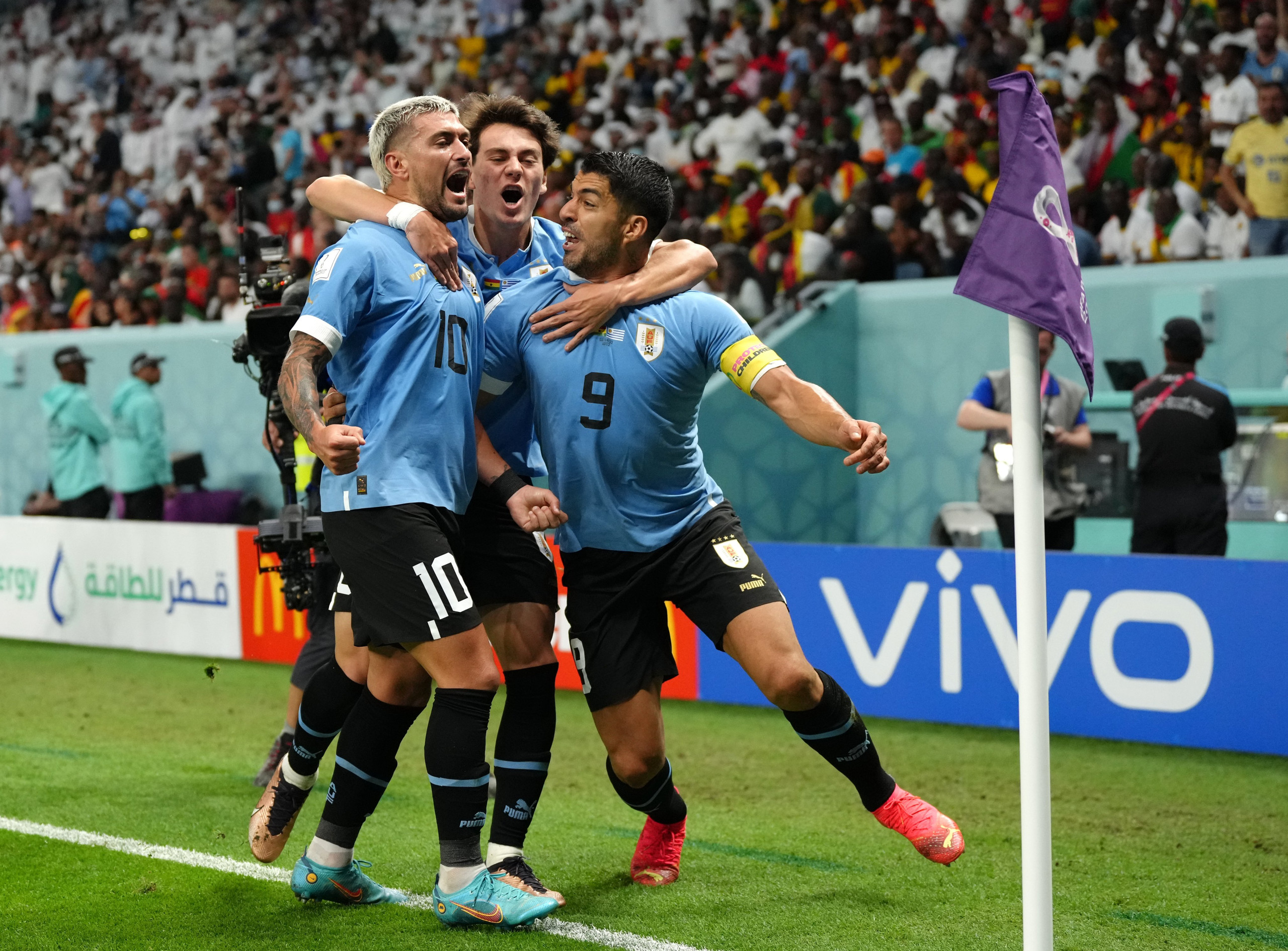 Gols de Gana x Uruguai e Portugal x Coréia do Sul: Uruguai vence mas Coreia do Sul se classifica em segundo do grupo H.