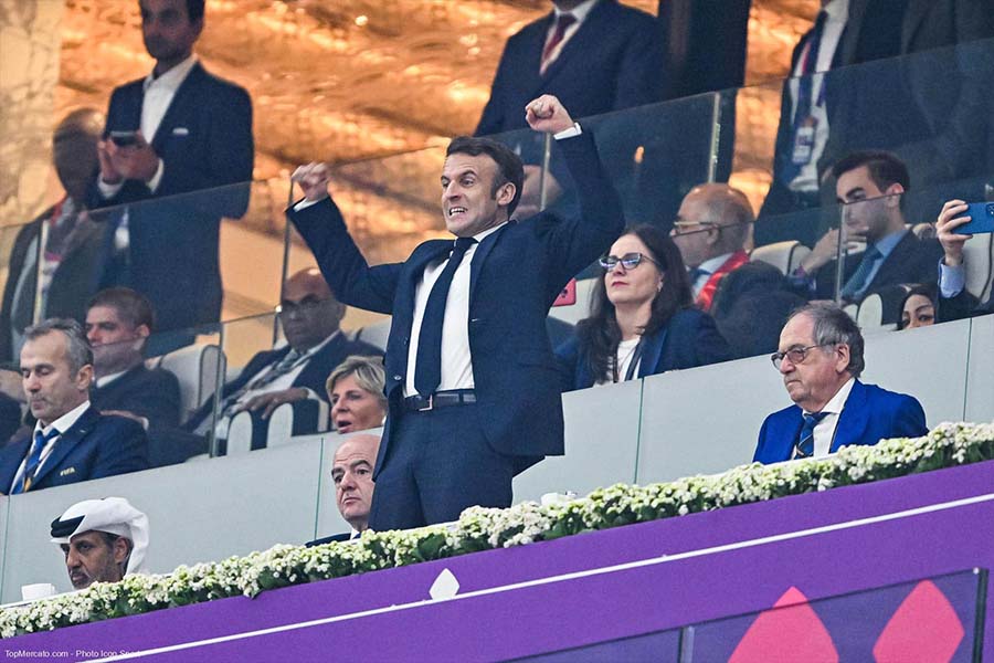 Macron comemora vitória da França na semifinal da Copa do Mundo de 2022. Foto: Divulgação