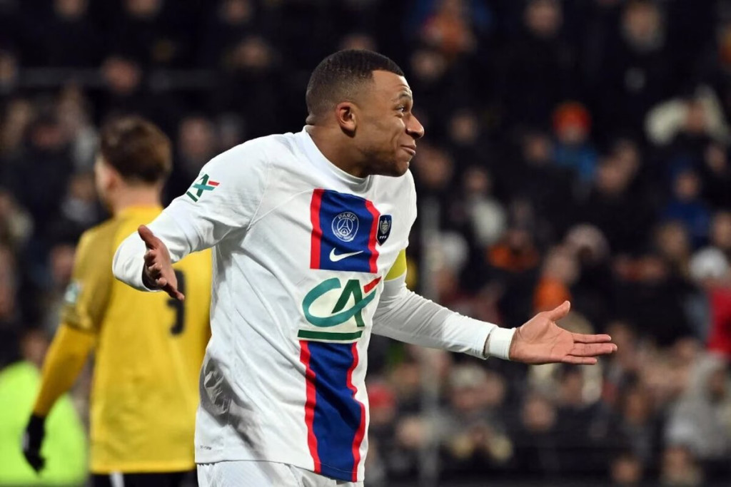 Treinador do PSG esnoba Messi e Neymar para privilegiar Mbappé.