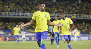 Vitor Roque se destaca com Seleção Brasileira sub-20 e chama atenção de Gigante Europeu