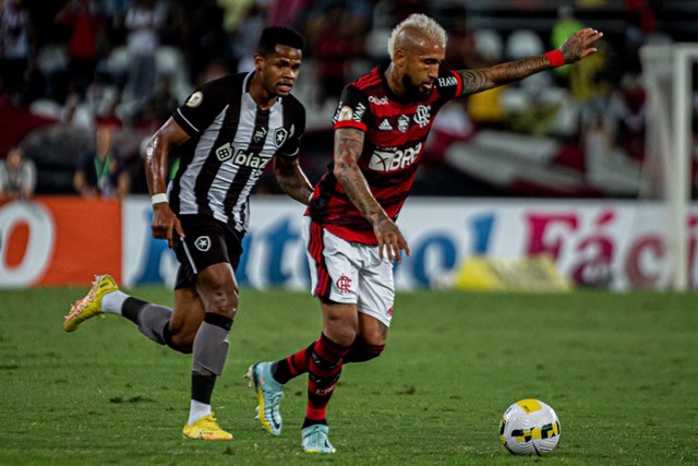 Onde assistir ao vivo o jogo Botafogo x Flamengo hoje, sábado, 25