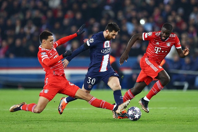 Assista Bayern de Munique e Paris Saint-Germain pelo jogo de volta das oitavas de final da Champions League.