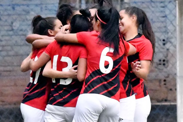 Onde assistir Flamengo x Athletico Paranaense ao vivo feminino pelo Brasileirão 2023