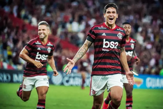 Assista Flamengo x Coritiba ao vivo e online de graça neste domingo