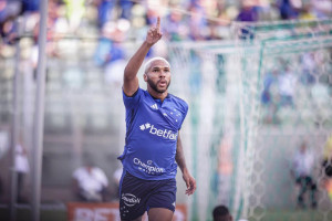 Gols Cruzeiro x Santos: Cruzeiro vence a terceira seguida pelo Brasileirão