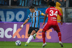 Em jogo de seis gols, Grêmio e Red Bull Bragantino empatam no Sul; veja os gols