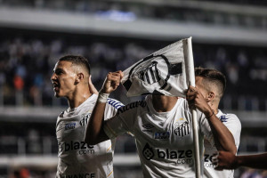 Gols do Brasileirão: Santos domina Bahia e ganha com autoridade