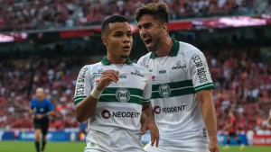 Coritiba x Vasco ao vivo: onde assistir a partida online e na TV pelo Brasileirão