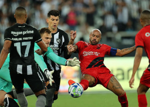 Melhores momentos de Botafogo 1 x 0 Athletico-PR pelas oitavas de final da Copa do Brasil