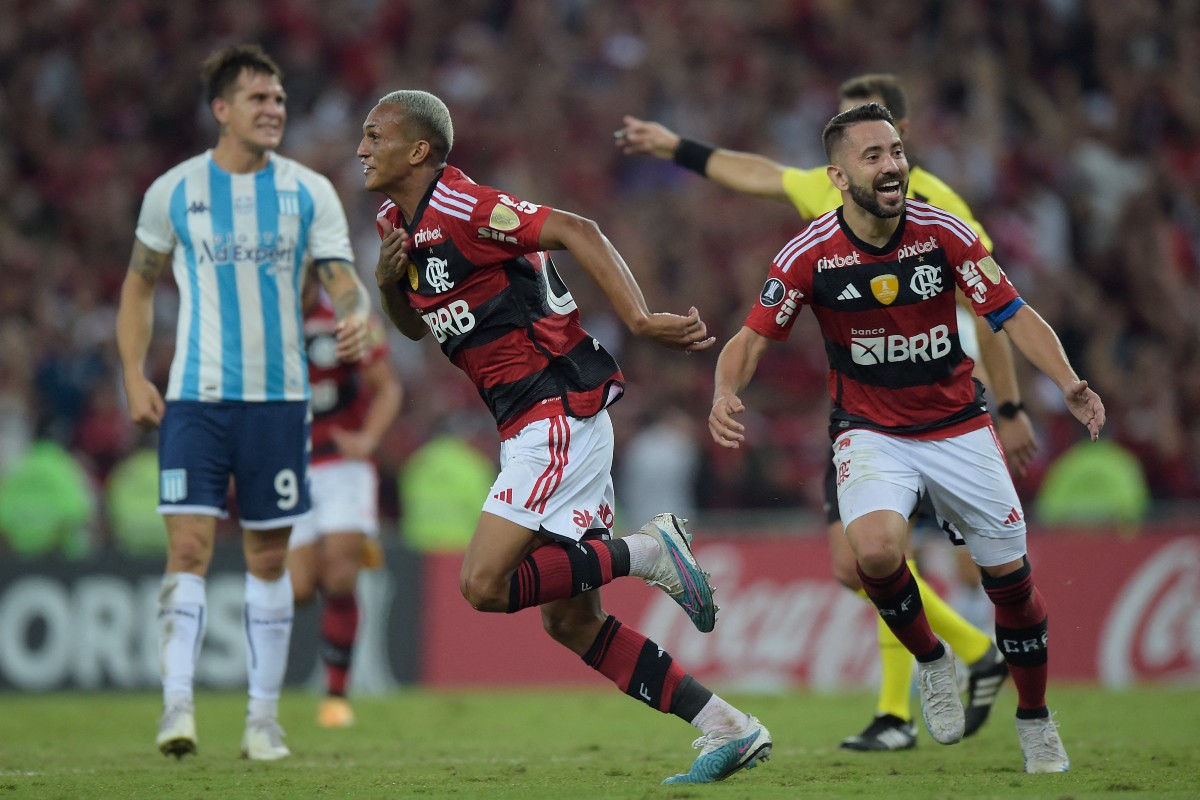 Gols de Flamengo 2 x 1 Racing pela Conmebol Libertadores