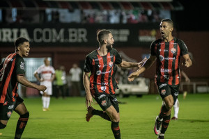 Tombense x Vitória ao vivo pela Série B: como assistir a partida online e na TV