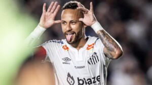 “Foi na raça!”: Neymar desabafa após empate do Santos