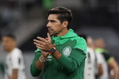 Abel Ferreira vira nome de estação de metrô, mas não como você está pensando