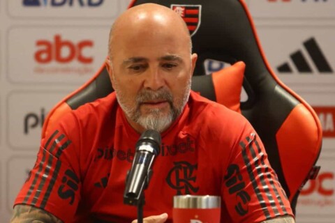 Sampaoli explica por que não poupará NINGUÉM contra o Corinthians e foca em Quito