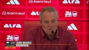 “Maior que o Mundial”: Abel Braga desabafa após salvar o Inter do rebaixamento e dispara sobre 2021: “Me tiraram no apito”
