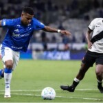 Vasco vence o Cruzeiro por 3 a 1 e chega a 25 pontos no Brasileirão