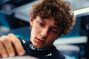 Nova era na F1: prodígio da Mercedes, Kimi Antonelli atinge feito histórico e ainda pode quebrar recordes lendários em 2026