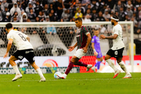 Pressão total em Itaquera: Fluminense bate o Corinthians, amplia crise do adversário e acende sinal de alerta no Brasileirão