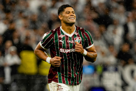 De susto a herói do jogo: Hulk fala sobre recuperação física após mal-estar contra o Corinthians e festeja boa fase