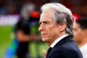Direto ao ponto: Jorge Jesus discorda do limite de estrangeiros no Brasil e aponta a real causa da crise na formação de jogadores