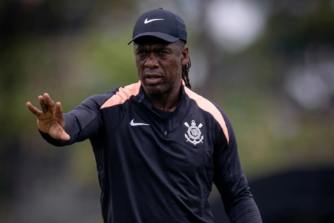 Seedorf conta o que foi falado no vetiário após derrota preocupante do Corinthians no Brasileirão